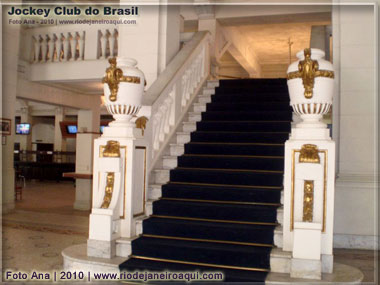 Interior da sede social do Jockey Club do Brasil na Gávea