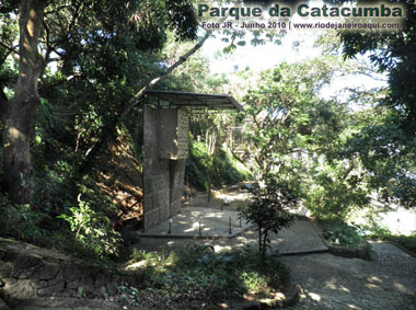 Montanhismo | Parede de escalar dentro do Parque da Catacumba