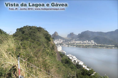 Lagoa Rodrigo de Freitas vista do mirante do Sacopã, vendo-se ao fundo a Gávea