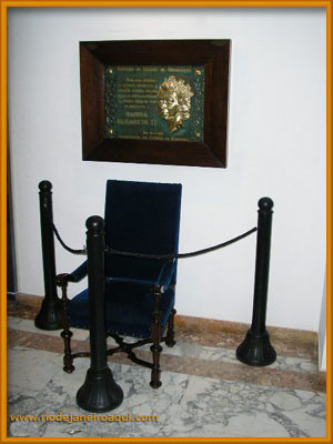 Cadeira em que sentou-se a Rainha Elizabeth da Inglaterra, quando veio ao Maracanã