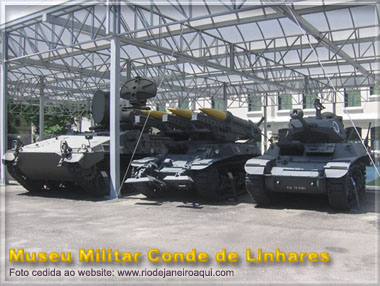 Exposição de tanques e veículos blindados