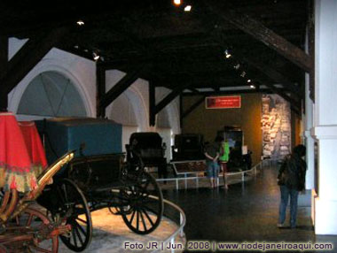 Carruagens e automóveis do acervo do Museu Histórico Nacional