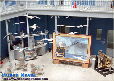 Pátio das Armas e Bar Café no Museu Naval