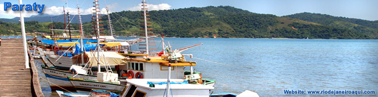 Atracadouro de barcos em Paraty | Alguns podem ser alugados para passeios
