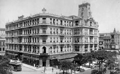 Antigo Hotel Avenida na Av. Central