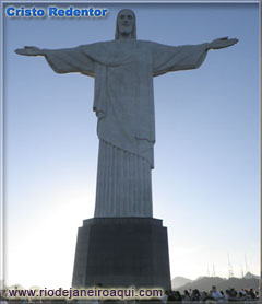 Monumento do Cristo Redentor no topo do Corcovado
