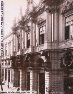 Fachada de 1906 da Praça de Cormércio 