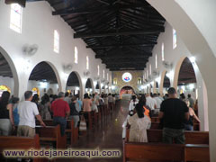 Interior da Igreja Santa Rita de Cássia em Búzios