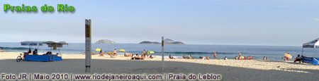 Praia do Leblon tendo ao fundo ilhas oceânicas do Rio de Janeiro