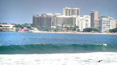 Hotel Softel em Copacabana, visto da praia no Rio de Janeiro