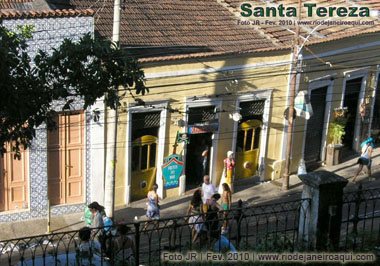 Santa Teresa District - Old houses and shops