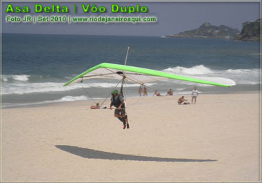 Aterrizagem de asa delta na Praia do Pepino