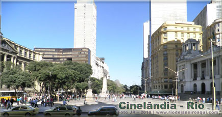 Praça da Cinelândia vista em direção ao mar