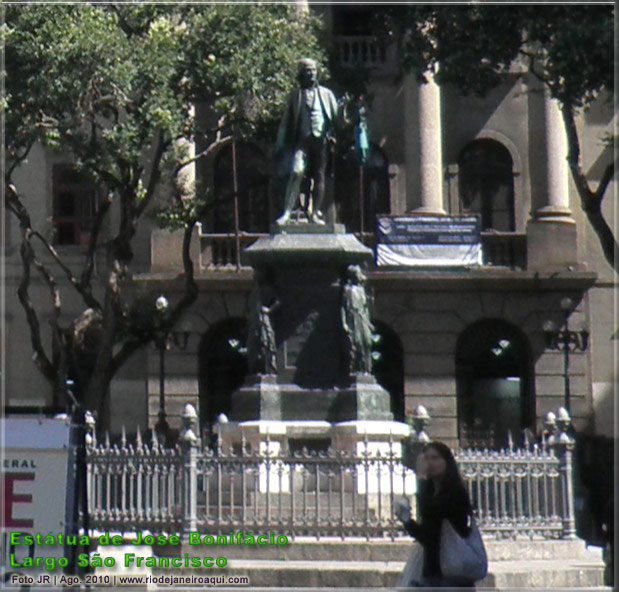 Estátua de José Bonifácio no Largo de São Francisco