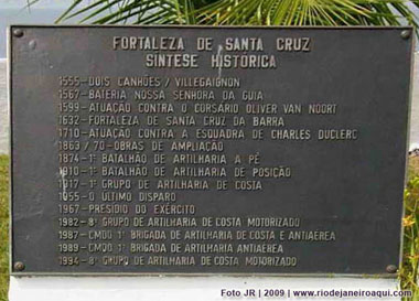 Placa com resumo histórico