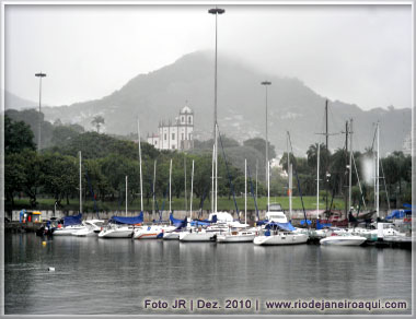 Igreja da Gl�ria vista do mar em 2010