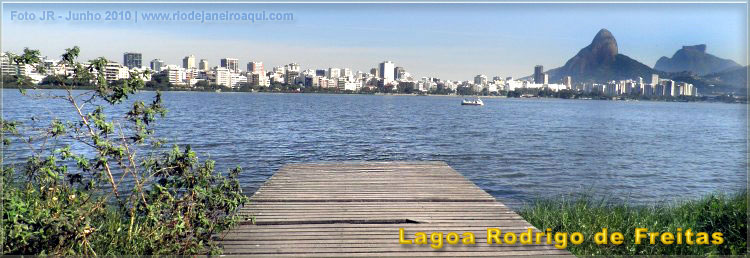 Foto tirada de pier da lagoa Rodrigo de Freitas