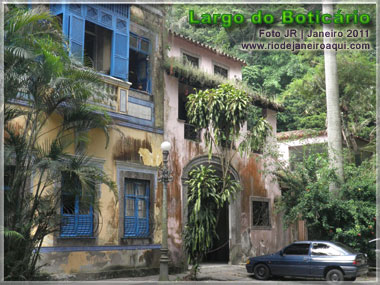 Casas estilo neocolonial do Largo do Boticário