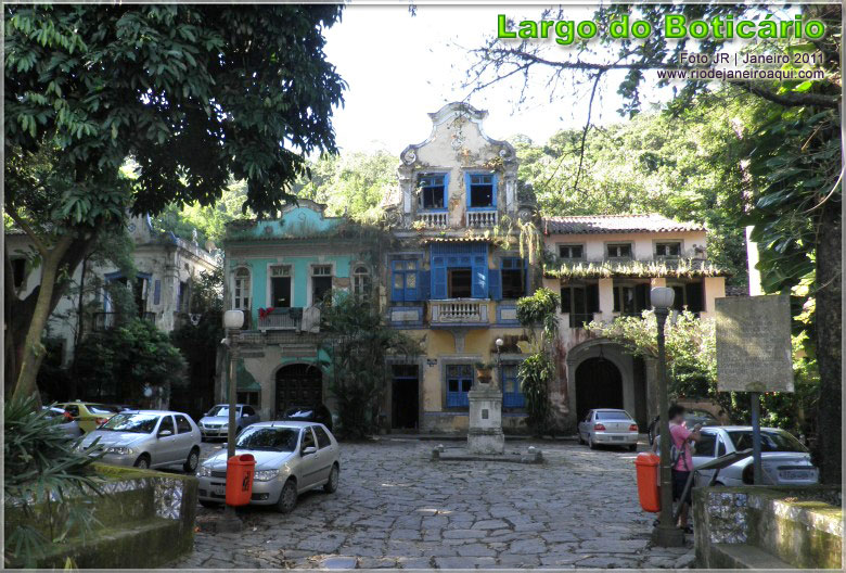 Largo do Boticário e suas casas