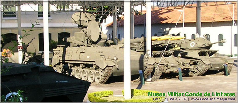 Tanques de guerra e mísseis