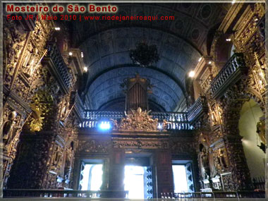 Coro alto visto da nave principal