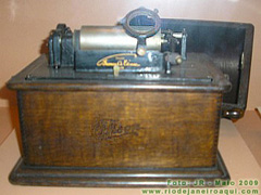 Gravador de cilindo marca Thomas Edson museu da Quinta da Boa Vista