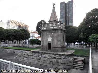 Chafariz de Mestre Valentim na Praça XV