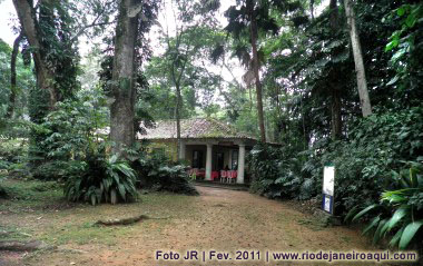 Restaurante "A Floresta" em meio à mata da Floresta da Tijuca