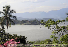 Ilha do Brocoió vista do Morro do Vigário