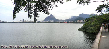 Margens da Lagoa Rodrigo de Freitas com mangue