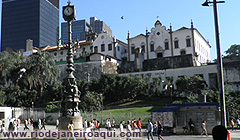 Largo da Carioca com Convento de Santo António no alto