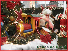 Esmerada decora��o de Natal exposta em shopping center