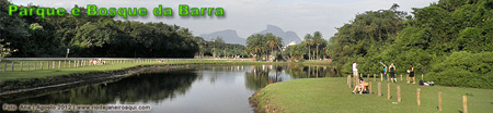 Lago e gramado do Bosque da Barrra