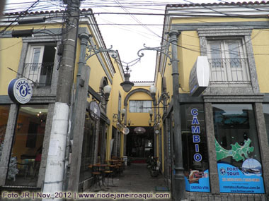 Pequena galeria em Búzios remetem as nossa raizes culturais