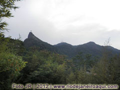 Cadeias de montanhas do maciço da Tijuca e Corcovado