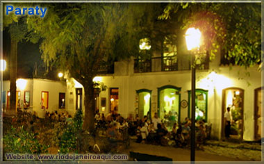 Noite movimentada em Paraty